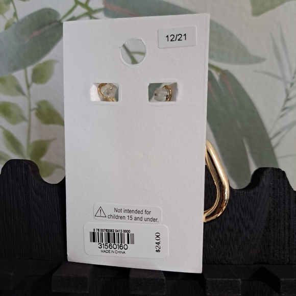 Express Gold Tone Chain Link Earrings - Picture 2 of 3